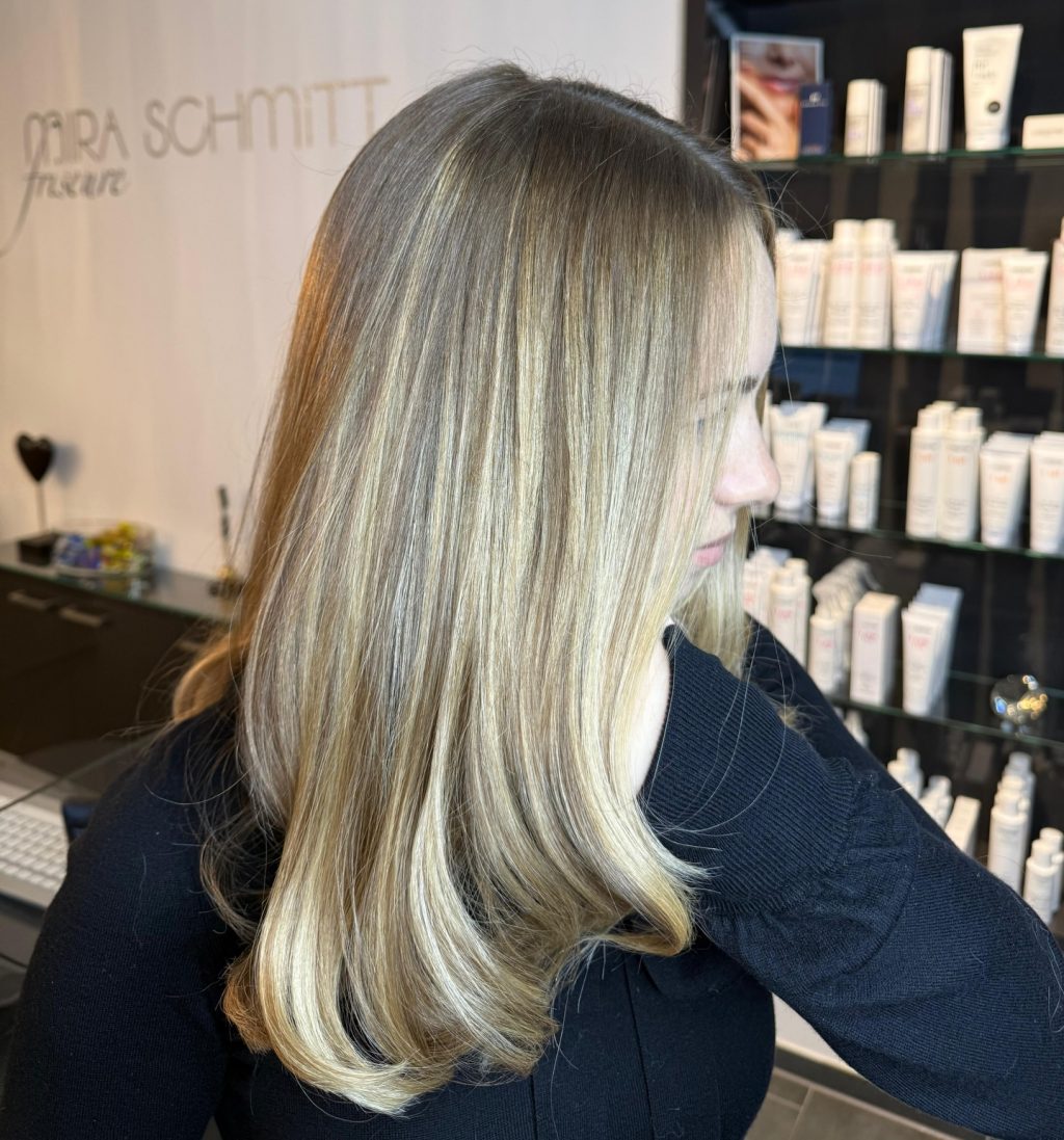 Instagram post from miraschmittfriseure. This post is in position 2.